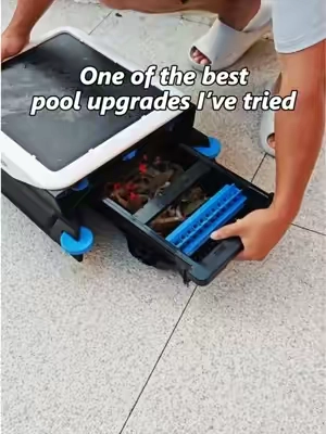 If you’re tired of chasing leaves around your pool, this is for you. 95% solar coverage helps keep it cleaning longer.Less manual skimming, fewer cleanouts, and more time actually enjoying the water！ #poolhacker #TikTokshopbacktoschool  #poolrobot #poolskimmer #poolcleaning 