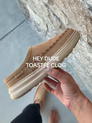 these are going to be SO cozy for fall & winter!!! 🧸  @HeyDude  #heydude #womensclogs #fallshoes #fallstyle #cozyshoes 