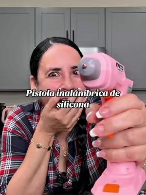 La pistola de silicona inalámbrica que necesitas para hacer tus manualidades. #manualidades #pistoladesilicona #gluegun #cordlessgluegun #tiktokshopbacktoschoolsale 