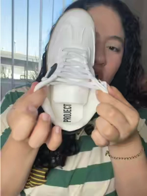Zapatos pensados para niños: cómodos para jugar, ligeros para caminar y con un diseño bonito para usar todos los días. #ZapatosParaNiños #CalzadoInfantil #ComodidadParaNiños #EstiloInfantil #TikTokShopCreatorPicks