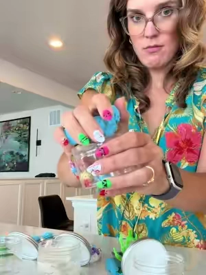 Play-Doh + adorable little characters = instant screen-free fun! 🎨💖 This set comes with 8 jars and different characters, and it’s SO much fun for sensory play. Even better? It’s easy to clean up and perfect to throw in a bag for restaurants, road trips, appointments, or anywhere you need a little kid entertainment. 🙌✨ Screen-free + mess-free = WIN WIN WIN! #PlayDoh #SensoryPlay #ScreenFreeFun #KidsActivities #MomFinds