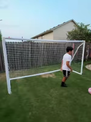 #Soccer #soccergoals #tiktokshopsummersale #tiktokbacktoschool #outdoorfun 