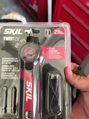This little SKIL screwdriver is way handier than I expected. 🔥👇 #SKILScrewdriver #ElectricScrewdriver #CordlessScrewdriver #RechargeableScrewdriver #PowerTools l@SKIL 