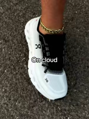 On cloudtilt in black and white sooo comfy… and they’re slip ons say less @Evans Sneakers #oncloud #oncloudtilt #runningshoes #walkingshoes #confortableshoes 