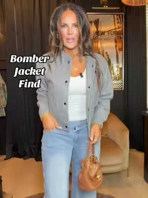 This bomber jacket is classy, cute elegant. I love it.#fyp #jacket #bomberjacket 