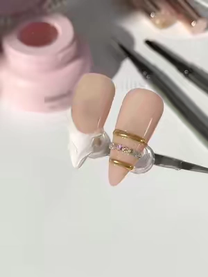 Can a beginner really achieve such a 3D effect on their first attempt at 3D nail art? 👀✨#fypage #easynails #3dnailart #nailinspo #diynails 
