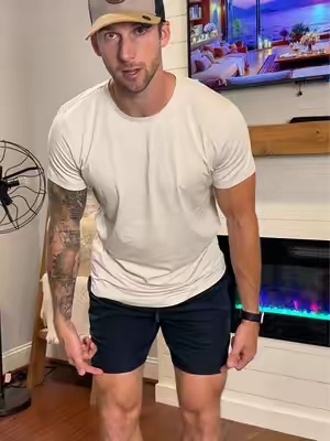 Can’t beat a nice pair of athletic shorts #cuts #cutsclothing #shorts #gymshorts #clothing 