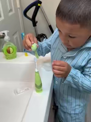 El sepillo eléctrico con diseño #sepillo #brush #kids #blakfriday 