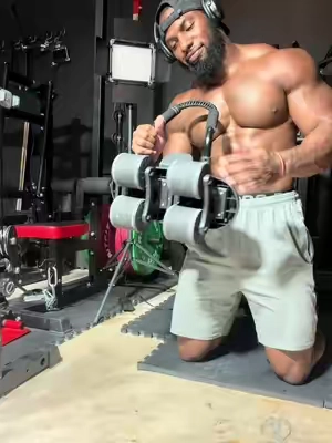 If dinner takes 10 minutes to cook, I can get my ab workout done. I use the HXD-ERGO Ab Wheel Roller for 100 reps, 4 sets of 25. It’s lightweight, easy to use, and perfect for quick core workouts in my garage gym. When fitness fits my schedule, I’m more consistent. @HXD ERGO US  #AbWheelRoller #AbWorkout #CoreWorkout #HomeGym #TikTokshopbacktoschool 