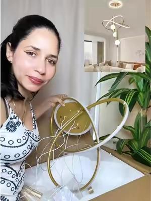 Esta lámpara colgando de tu techo será un espectáculo, trae 3 bombillas y un aro de luz con un diseño súper moderno#paratiiiiiiiiiiiiiiiiiiiiiiiiiiiiiii #tiktokshopsummersale #tiktokshopcreatorpicks #lamp #lampara 