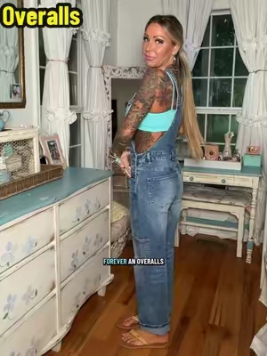 Overalls have always been my thing and I don’t wear just any ol overalls! This pair is so cute! I love that they’re fitted and the little carpenter style sides #overalls #overallsoutfits #falloutfit #outfit #outfitinspo 