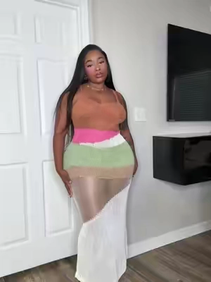 Wearing a size large 💕