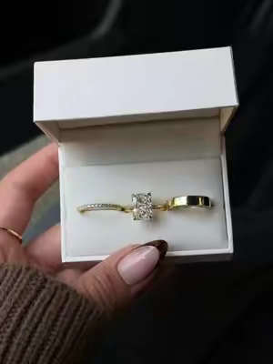 forever never looked so good 🤍 #engagementring #radiantcut #weddingset #weddingbands #travelring @Maxinejewelry_official @Maxine Jewelry 