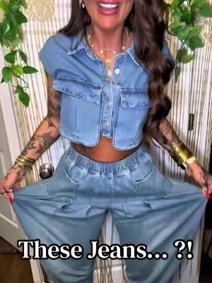 I didn’t think I’d like these pants… and now I’m OBSESSED 😭🤌🏼 The matching top makes it even better. #denimoutfit #womensjeans #widelegjeans #baggyjeans #denimondenim 