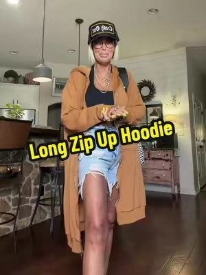 Long Zip Up Hoodie - obsessed with this one #hoodie #zipuphoodie #jacket #oversizedhoodie #fallfashion 