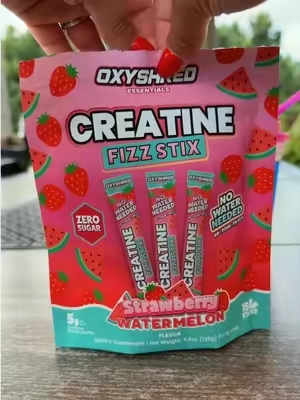 These are Sooooo good! 🍉🍓I wake up ready for my creatine now 🤤😂 it literally just melts in your mouth! 🙌🏼 #creatine #creatineforwoman #oxyshred #glutegains #gymgirl @ehplabs 