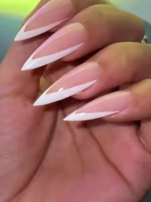 Good news! We've restocked. Shop now before it's gone again. 🛒🎀 HL#pressonnails #nails #nailstagram #nailsart #frenchnails