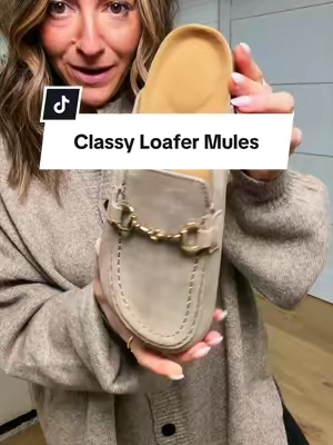 Go to fall shoe 🍂 Genuine suede, arch/heel support and dressy enough for work! #loafers #clogs #clogshoes #classyshoes #sliponshoes @Cushionaire 