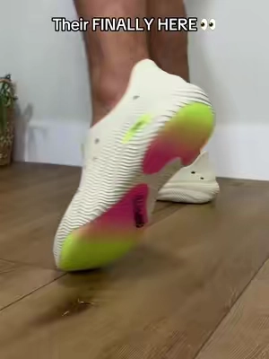 #crocsmellowrecovery #crocsmellow #crocsslides #crocs #tiktokshopcreatorpicks 