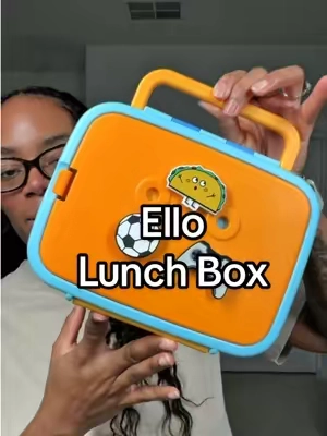 POV: you finally found the lunchbox that makes packing school lunches SO much easier 🙌🏽💙 Comes with an insulated food jar, ice pack AND the cutest charms! Perfect for keeping your little one’s lunch fresh and ready to eat. 🍎🥪✨ #ello #kidsbentobox #bentobox #lunchboxideasforkids #lunchtime 