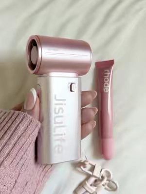 tiny but powerful 🌸 #minifan #portablefan #pink #jisulife #handheldfan 