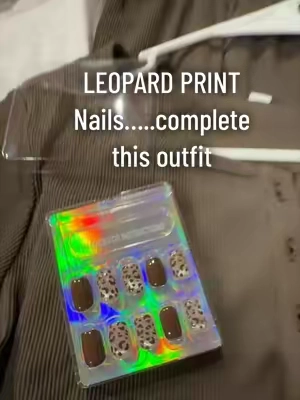 I’ve already ordered my 2nd set!! Thes leopard print gel nails may just be my FAV😍#gelnails#leopardprintnails #pressonnails#nailsathome 