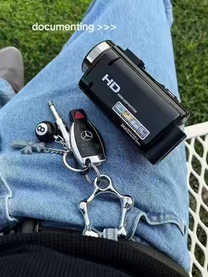 Love the way this vintage camera takes retro/nostalgic looking Pictures & Videos! 🤩📷💥 if you’re wondering how to collect the pictures/videos check out my “Export Pics/Vids” in my profile! #vintagecamera #affordablecamera #digitalcamera  #documenting 