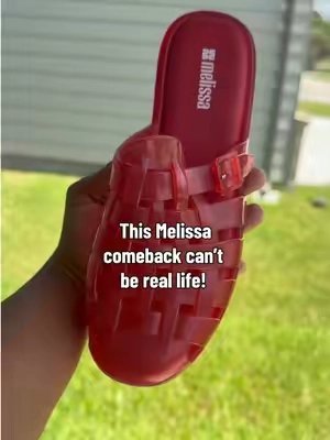 @Melissa Official #TikTokshopbacktoschool #tiktokshoplabordaysale #melissashoes #jellysandals #backtoschoolshoes 