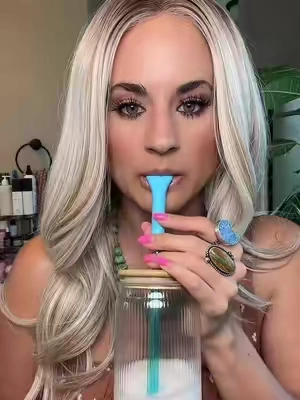 These straws are genius #straws #antiaginghack #antiagingtips 