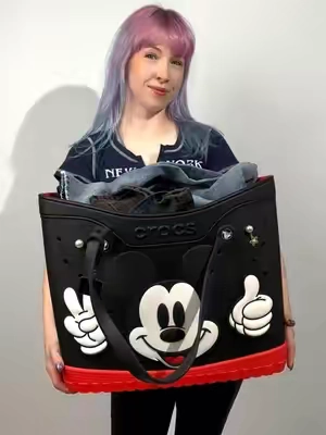 Look how much this bag hold! It’s amazing!🤩 #crocs #mickeyfriendsstaytrue #fyp #disney #ds23