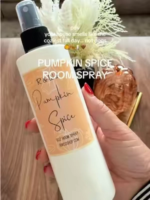 Pumpkin Spice season has officially entered the whole house. 🎃🍂🤎 One spray and it smells SO good. #rwco #pumpkinspice #roomspray #fallhome #cozyhome