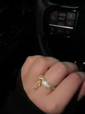 a moment for the ring😍😍😍😍 #ring #14kgold #pavoi #pavoijewelry #pavoirings 