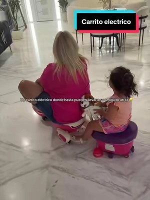 Me encantó porque es recargable, tiene pedal para manejarlo y ese movimiento tipo wiggle que lo hace súper divertido. Y cuando quieran cambiar, también tienen la opción del remolquito para llevar a otro niño. De esos juguetes que los mantienen entretenidos y en movimiento. 🙌 #wigglecar#kidscar#kidsrideon#kidselectriccar#tiktokshopcreatorpicks  