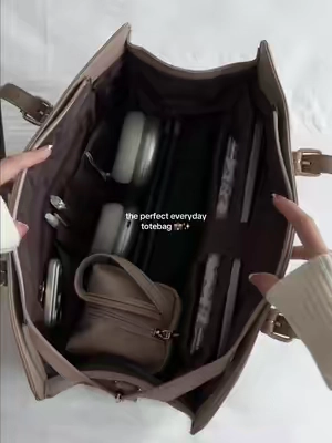 has two cup holders & a laptop slip! 🤎✨ #lovevook #laptopbag #worktote #totebag #classygirl 