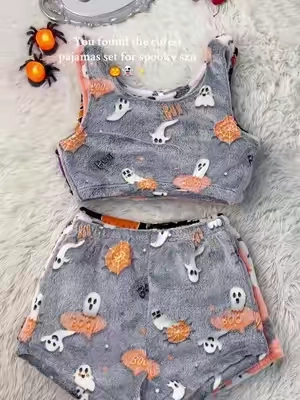 Look at it glow in the dark!✨👻#pajamas #halloween #loungewear #spotlightfinds #tiktokshopcreatorpicks #halloweenpajamas #solid #comfortable 