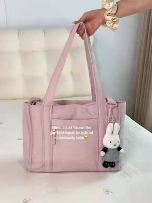 Girls…I just found the perfect back to school crossbody tote🥹#TikTokshopbacktoschool #sohochic #totebag #crossbodybag #unibag 