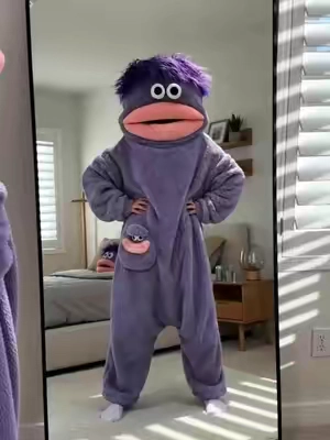 Pulling up to the holloween functions like this 😂 #funnypajamas #party #holloween #halloweencostume #tiktokshopcreatorpicks 