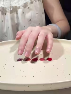 Tap… tap… tap… ✨💅🍒 And just like that… your jelly manicure appears. 🤍 Which glazed mood would you choose? 👀 #CurvLife #SelfCareSunday #JellyGlaze #JellyNails #SheerNails  