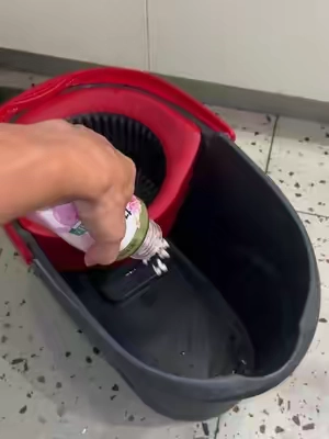 #CleanTok #mopping #ocedarmop #cleaninghacks