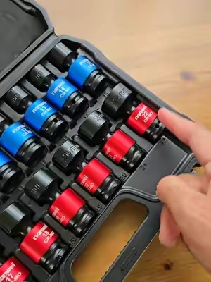 Nanwei 3/8-inch wobble impact socket set with 8–22mm no-skip sizes for mechanics and automotive repairs. Impact-rated sockets with flexible wobble design for tight engine bays, suspension work, and hard-to-reach bolts. #suspensionwork #impactsocket #impactdriver #mechanictools #meccanico 