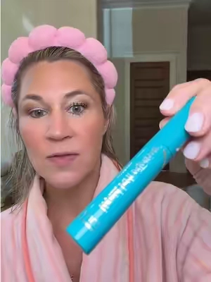I’ve been wearing @Thrive Causemetics liquid extensions mascara for YEARS and it’s amazing ✨ If you’ve never tried it this is your sign 🩵 #mascara #thrivemascara #lashes #makeup #momlife 