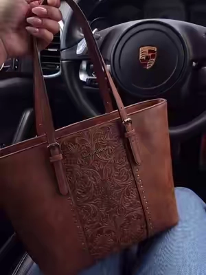 The product is in the cart, my dear friends. #bags #handbags #womenbag #bag #womenbags 