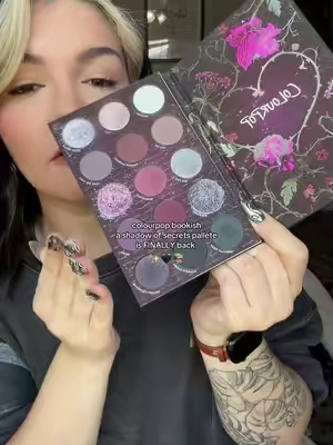 my bookish heart loves this pallete more than i can describe. she’s finally back!!! #colourpop #ashadowofsecrets ##BookTok##TikTokshopbacktoschool