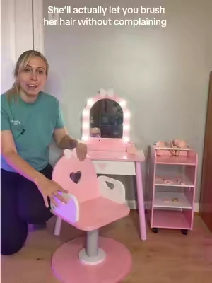 My daughter loves this kids vanity with lights - this girls vanity set is the perfect gift idea for toddler girls. #kidsvanityset #toddlervanity #girlsvanity #toddlergiftideas 