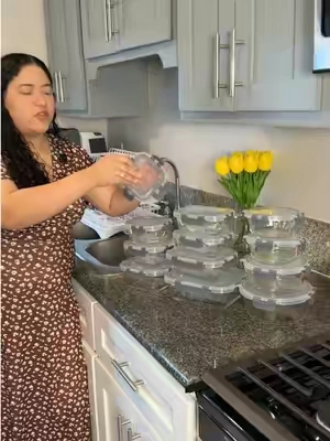 Una forma práctica de renovar la organización de tu cocina. 24 piezas de vidrio en distintos tamaños, con tapas herméticas y a prueba de fugas para guardar desde porciones pequeñas hasta comidas completas. #RecipientesDeVidrio #OrganizaciónDeCocina #CocinaOrdenada #AlmacenamientoDeAlimentos #TikTokShopCreatorPicks