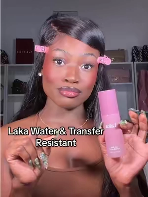 Laka all day fixing mist #laka #waterproofmakeup #transferproofmakeup #waterproofsettingspray #makeuphacks 