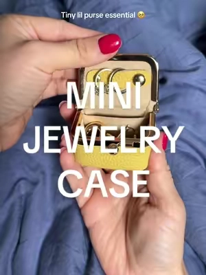 She’s tiny but she’s mighty 💪#jewelrycase #purseessentials #whatsinmybag #jewelrytok #tiktokshopcreatorpicks 