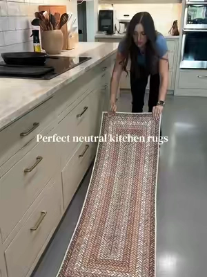 The jute look, but actually practical for a kitchen 🤎 #KitchenRugs #FauxJuteRug #KitchenDecor #WashableRugs #NeutralHomeDecor