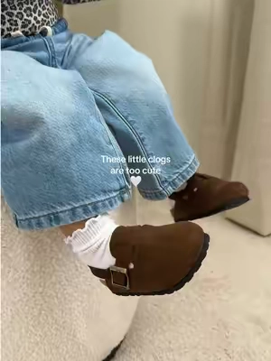 Obsessed with these little clogs 🍂🧸 #toddlershoes #clogs  #fallvibes #toddlerfashion #kidsclogs 