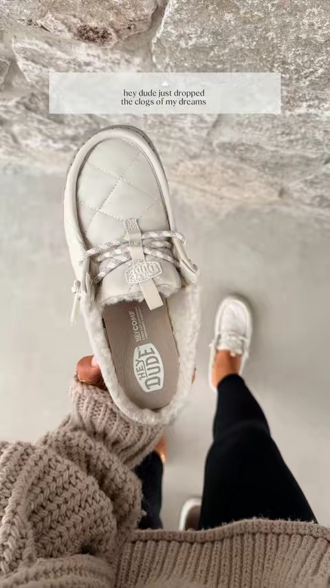 hey dudes just dropped the clogs of all my fall & winter dreams and i had to share with you guys  @HeyDude  #womensclogs #fallshoes #cozyshoes #fallstyle #heydudes 